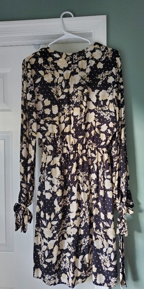 H&M | Maternity/Nursing dress - Picture 2 of 3